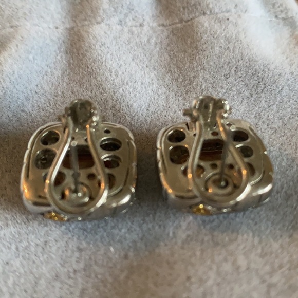 Two toned earrings - Picture 2 of 4